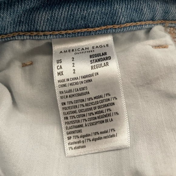 COPY - American Eagle Mom Jeans - Picture 5 of 5